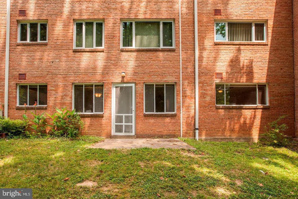 10509 MONTROSE AVENUE M-2