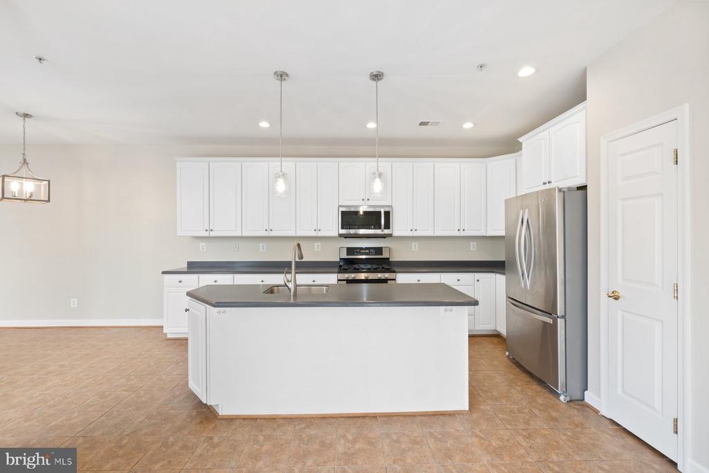 208 OAK KNOLL TERRACE