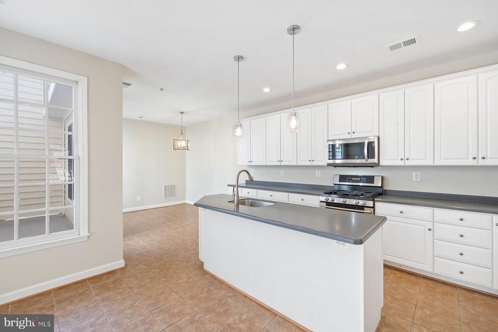 208 OAK KNOLL TERRACE