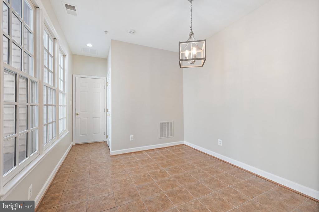 208 OAK KNOLL TERRACE