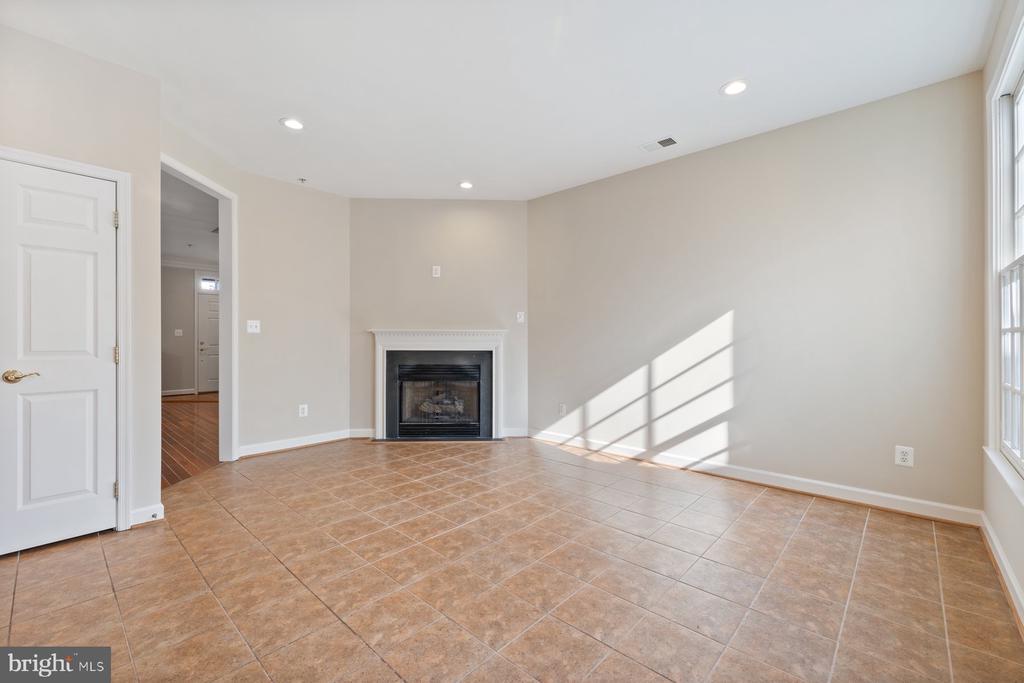 208 OAK KNOLL TERRACE