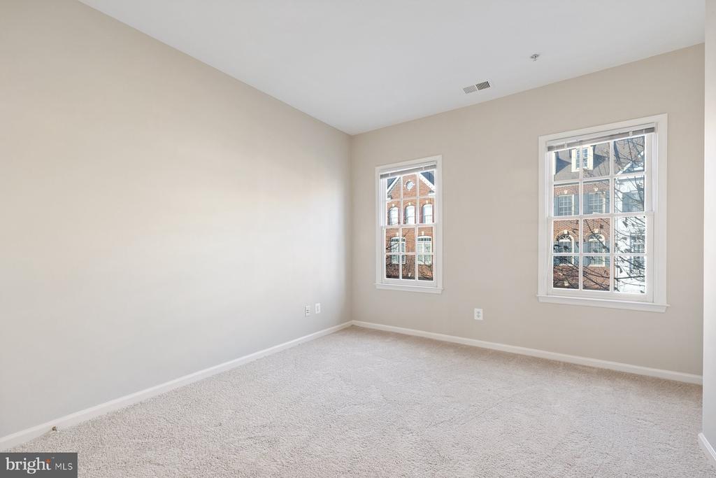 208 OAK KNOLL TERRACE