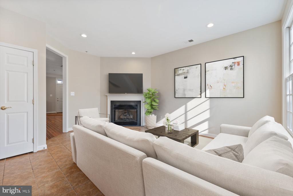 208 OAK KNOLL TERRACE