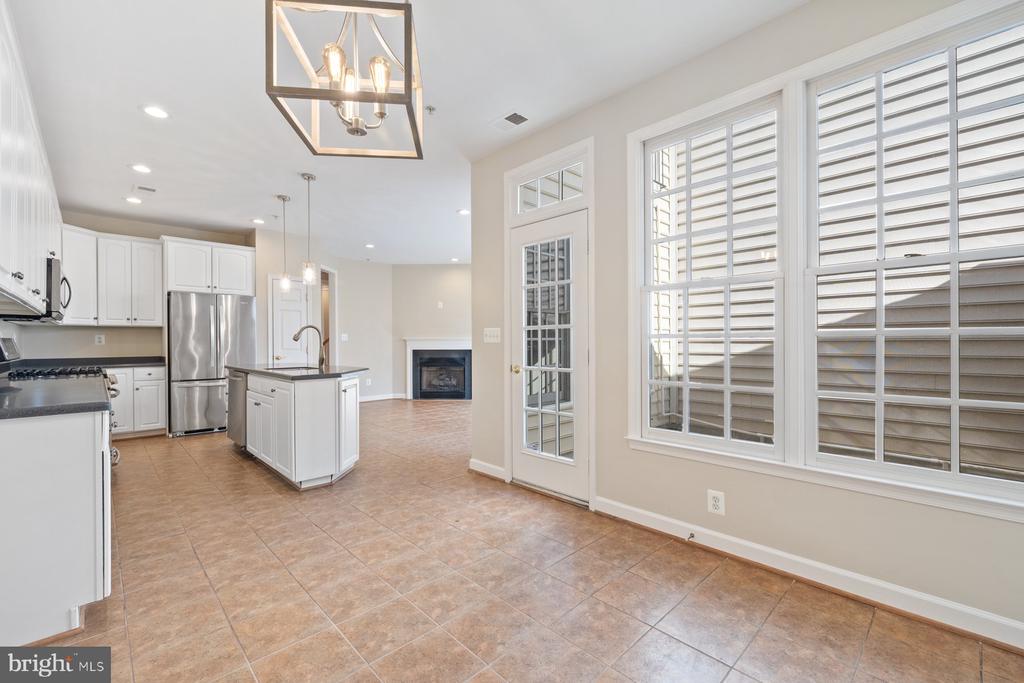 208 OAK KNOLL TERRACE