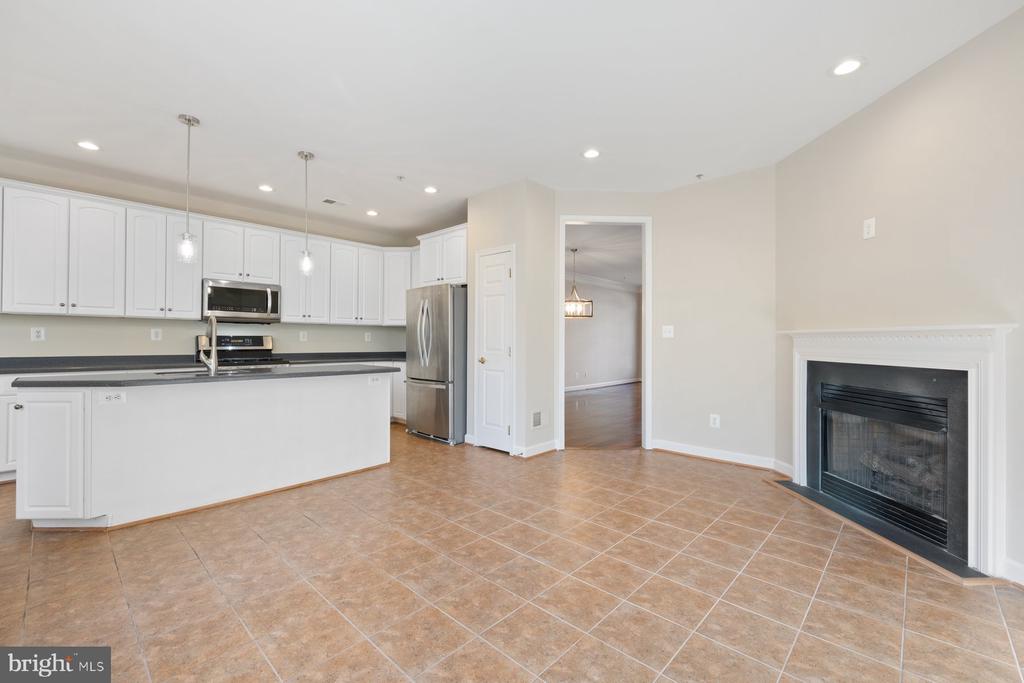 208 OAK KNOLL TERRACE