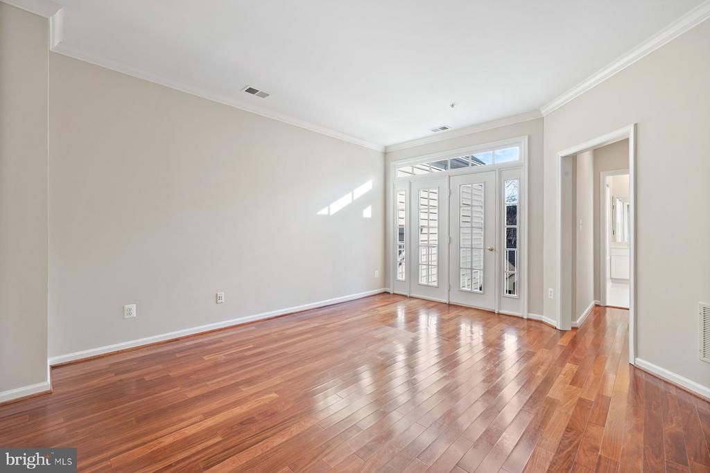 208 OAK KNOLL TERRACE