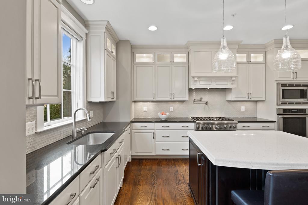 7503 NEWMARKET DRIVE