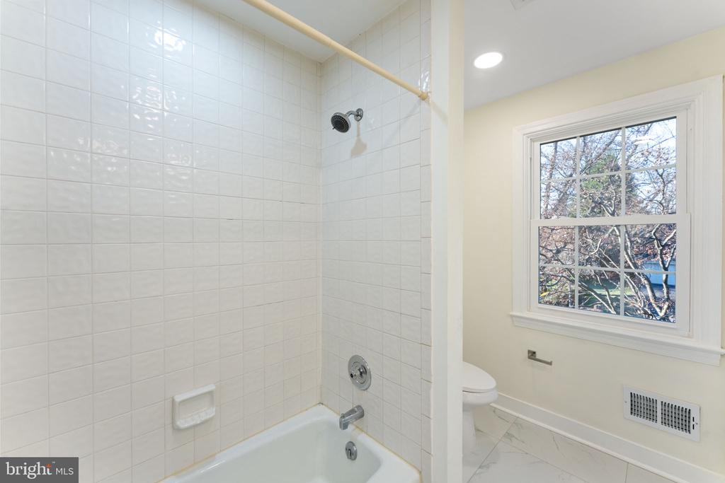 11005 EARLSGATE LANE