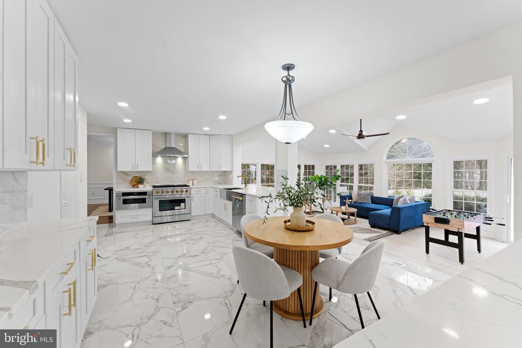 11005 EARLSGATE LANE