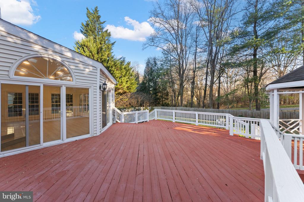 11005 EARLSGATE LANE