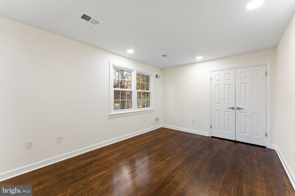 11005 EARLSGATE LANE