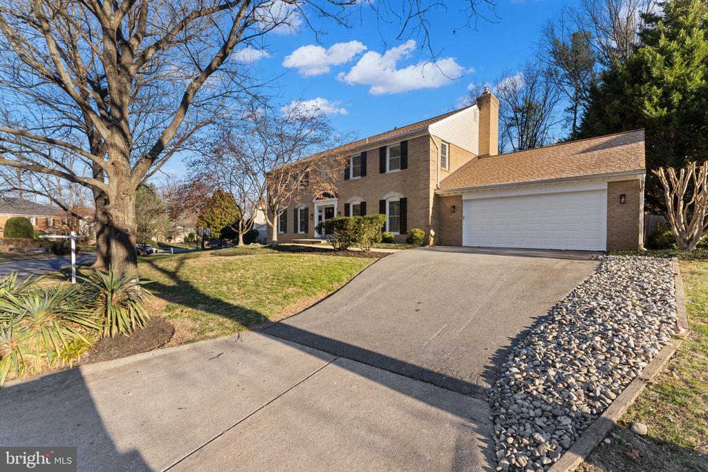 11005 EARLSGATE LANE