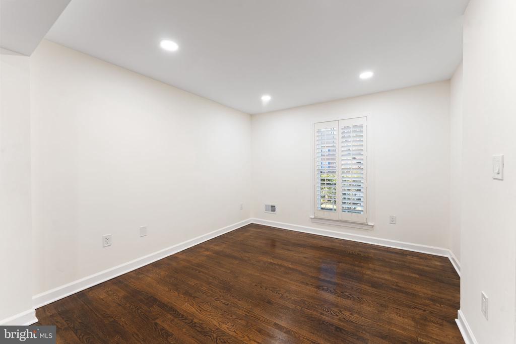 11005 EARLSGATE LANE