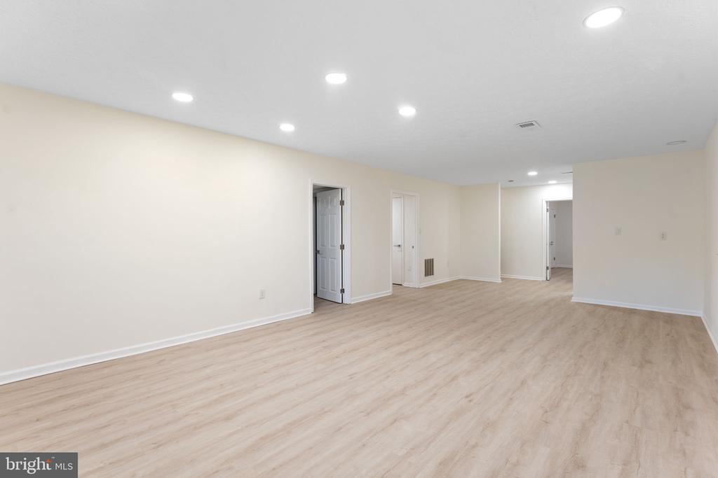 11005 EARLSGATE LANE