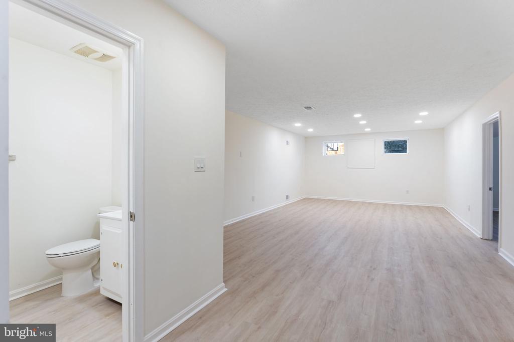 11005 EARLSGATE LANE