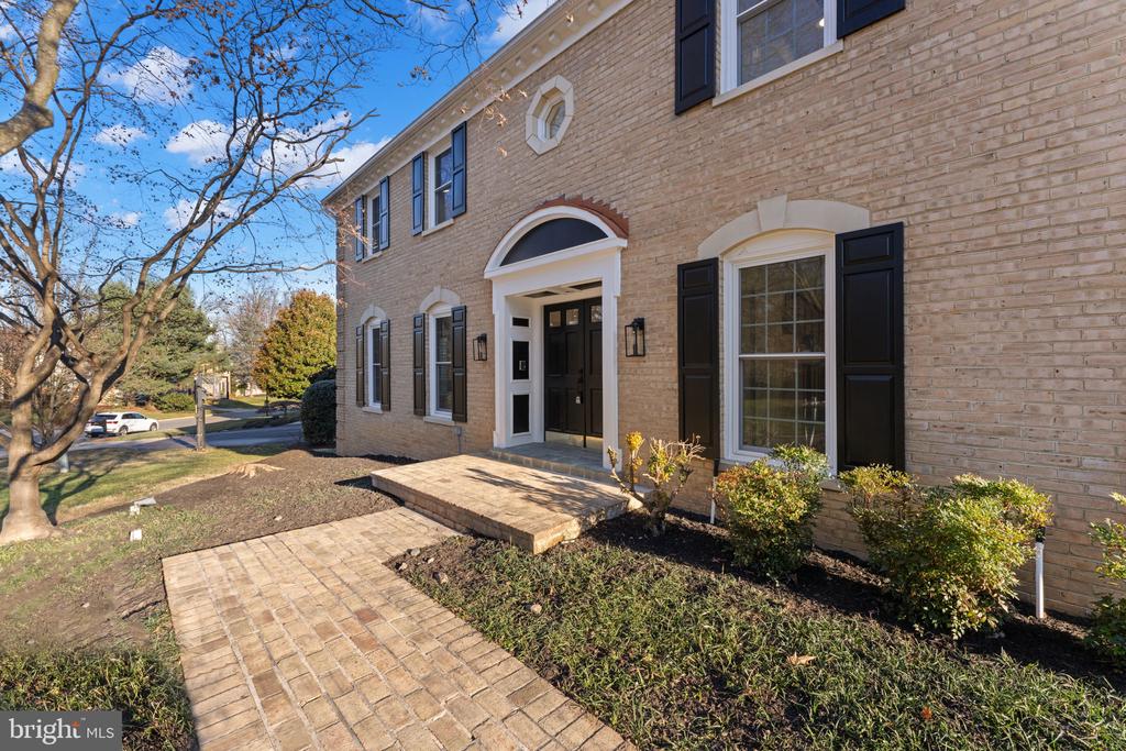 11005 EARLSGATE LANE