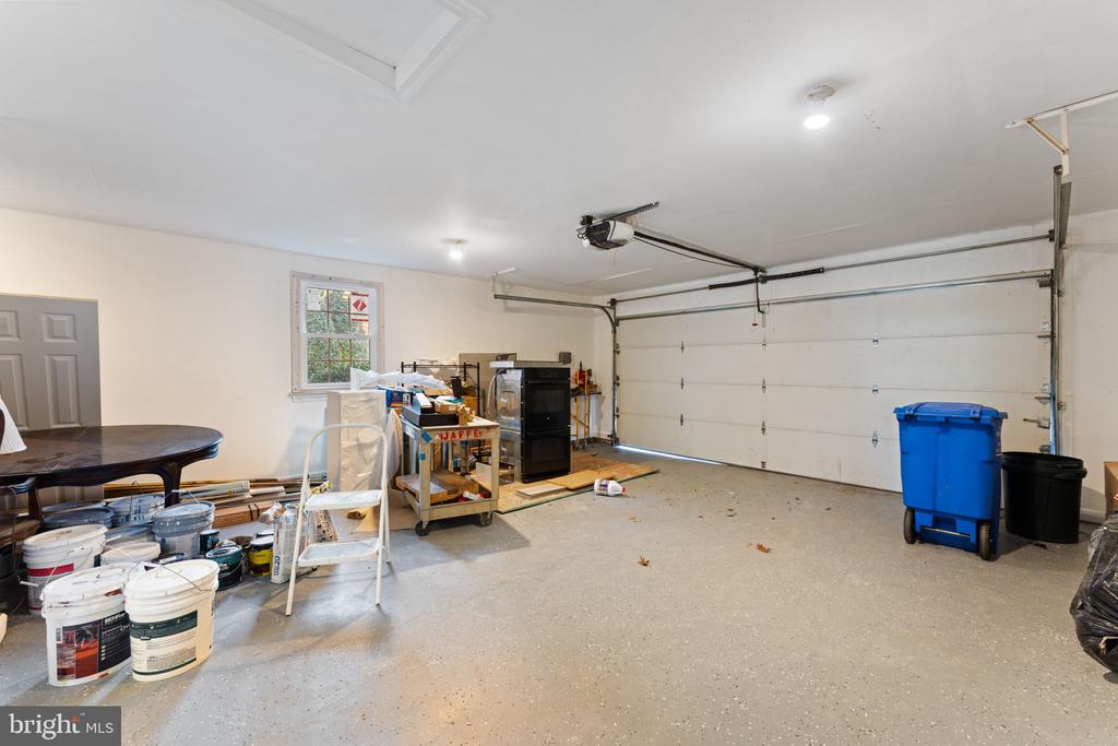 11005 EARLSGATE LANE