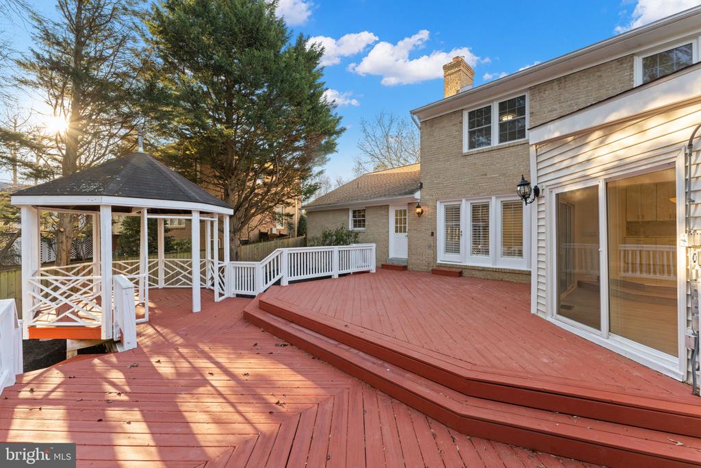 11005 EARLSGATE LANE