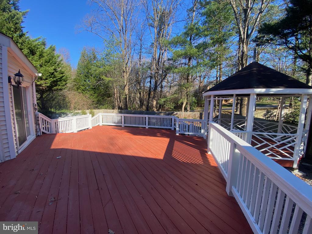 11005 EARLSGATE LANE