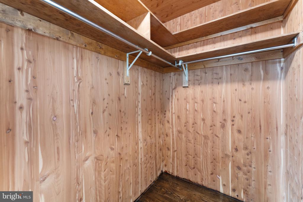 11005 EARLSGATE LANE
