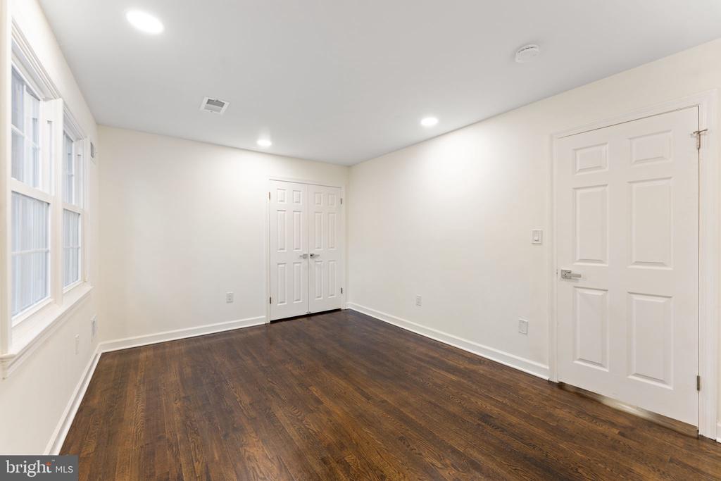 11005 EARLSGATE LANE