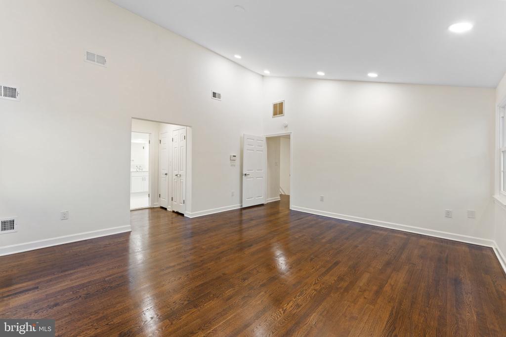 11005 EARLSGATE LANE