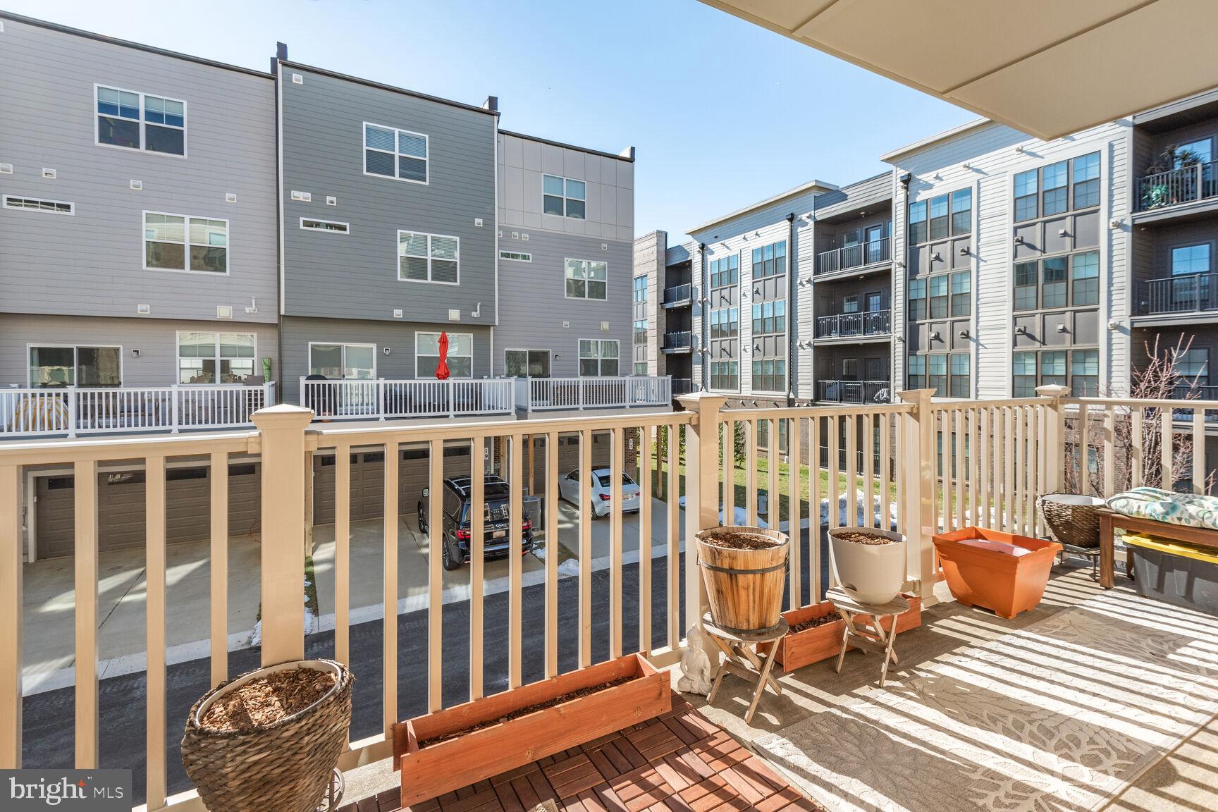 813 ROCKWELL AVENUE 813