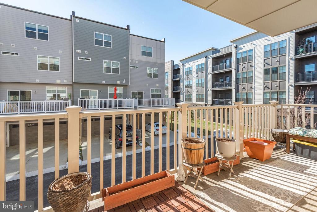 813 ROCKWELL AVENUE 813