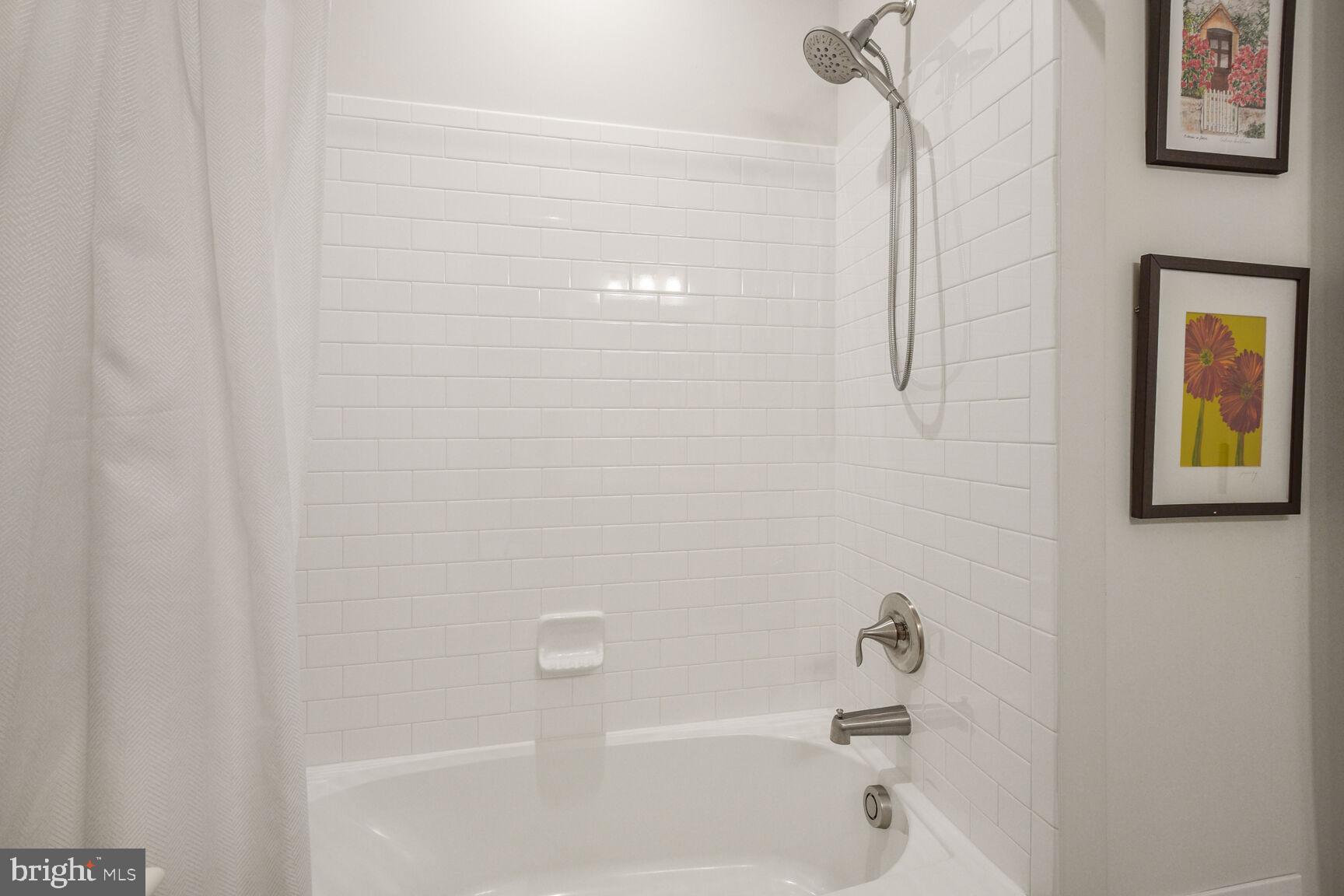 813 ROCKWELL AVENUE 813