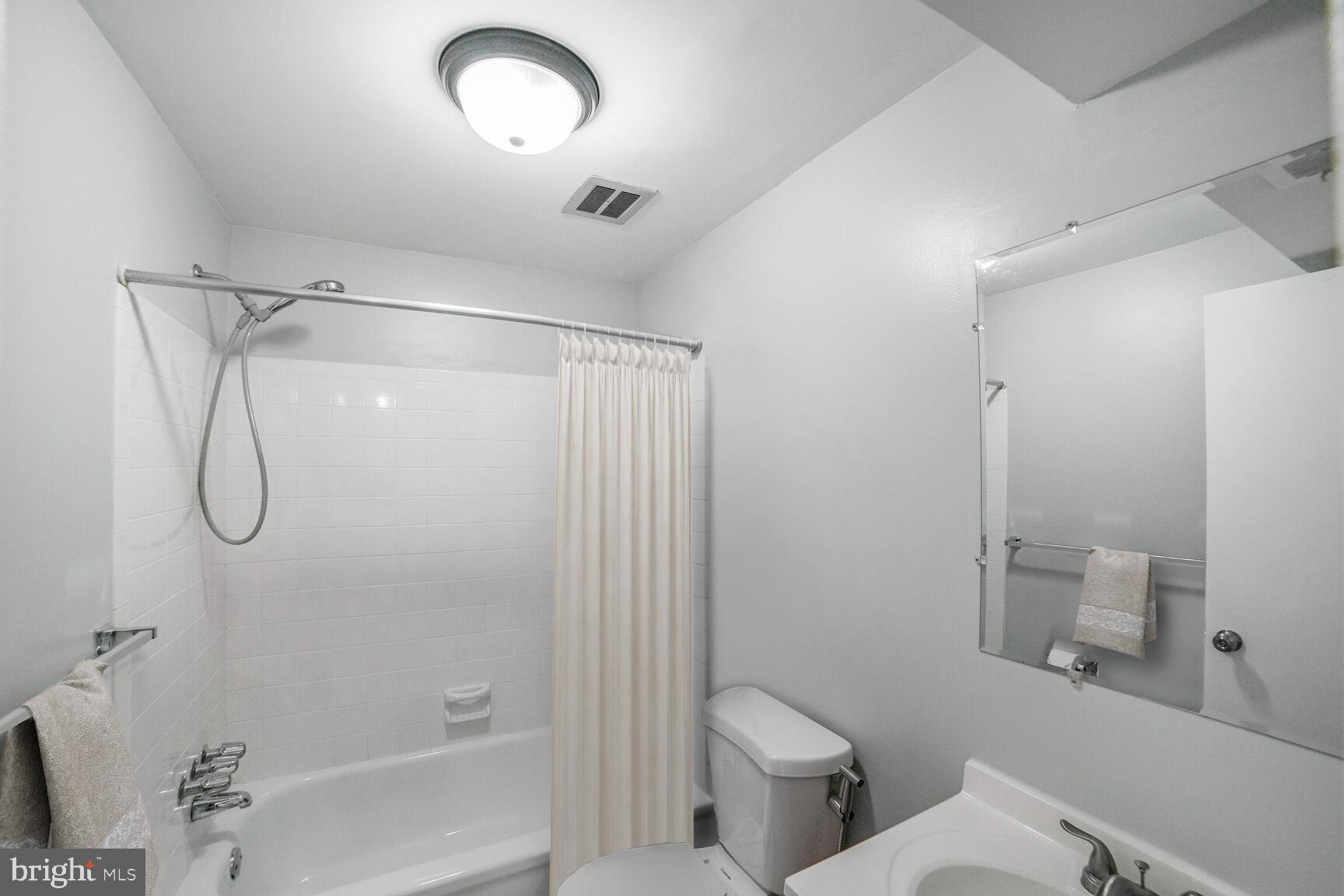 10511 CAMBRIDGE COURT