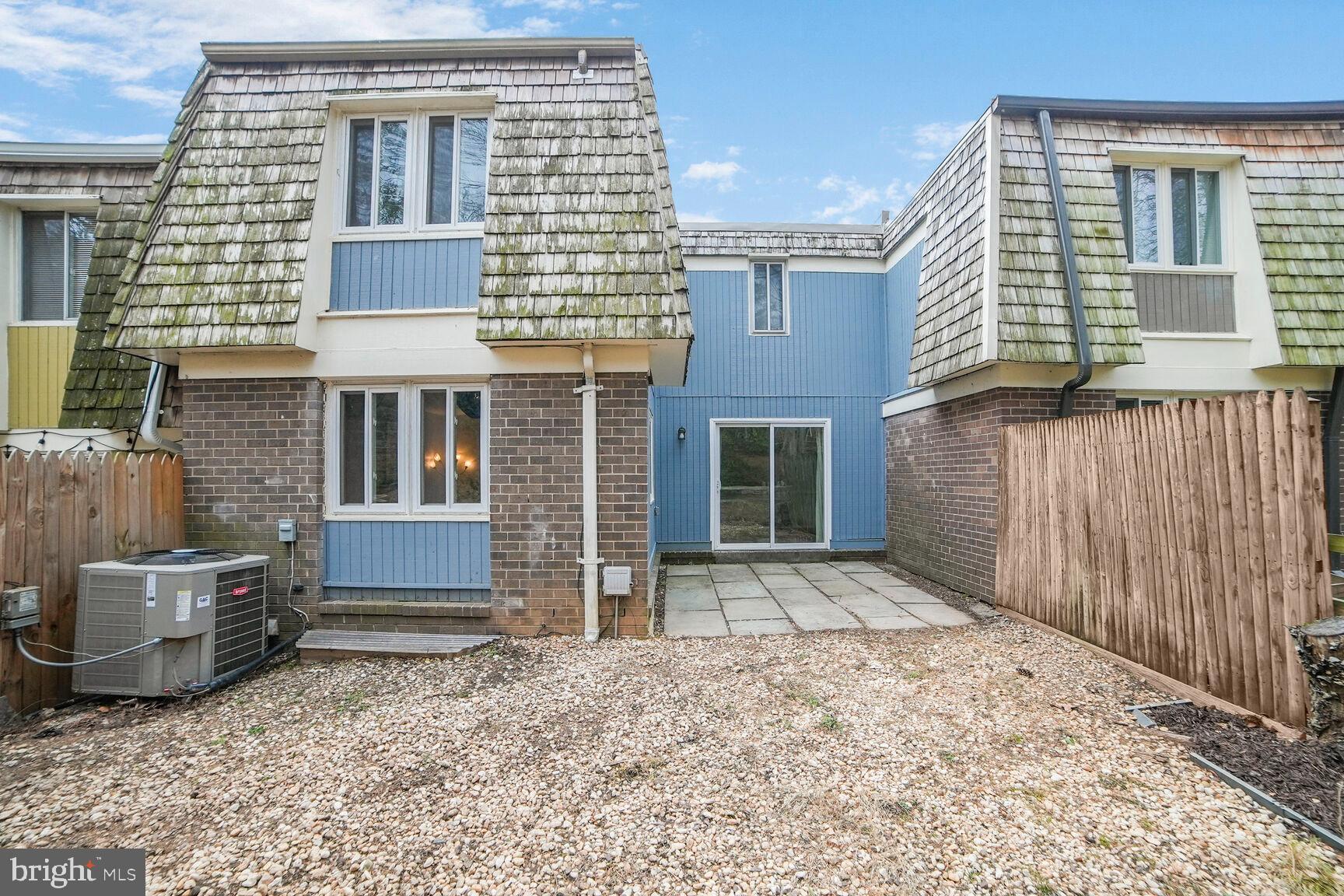 10511 CAMBRIDGE COURT