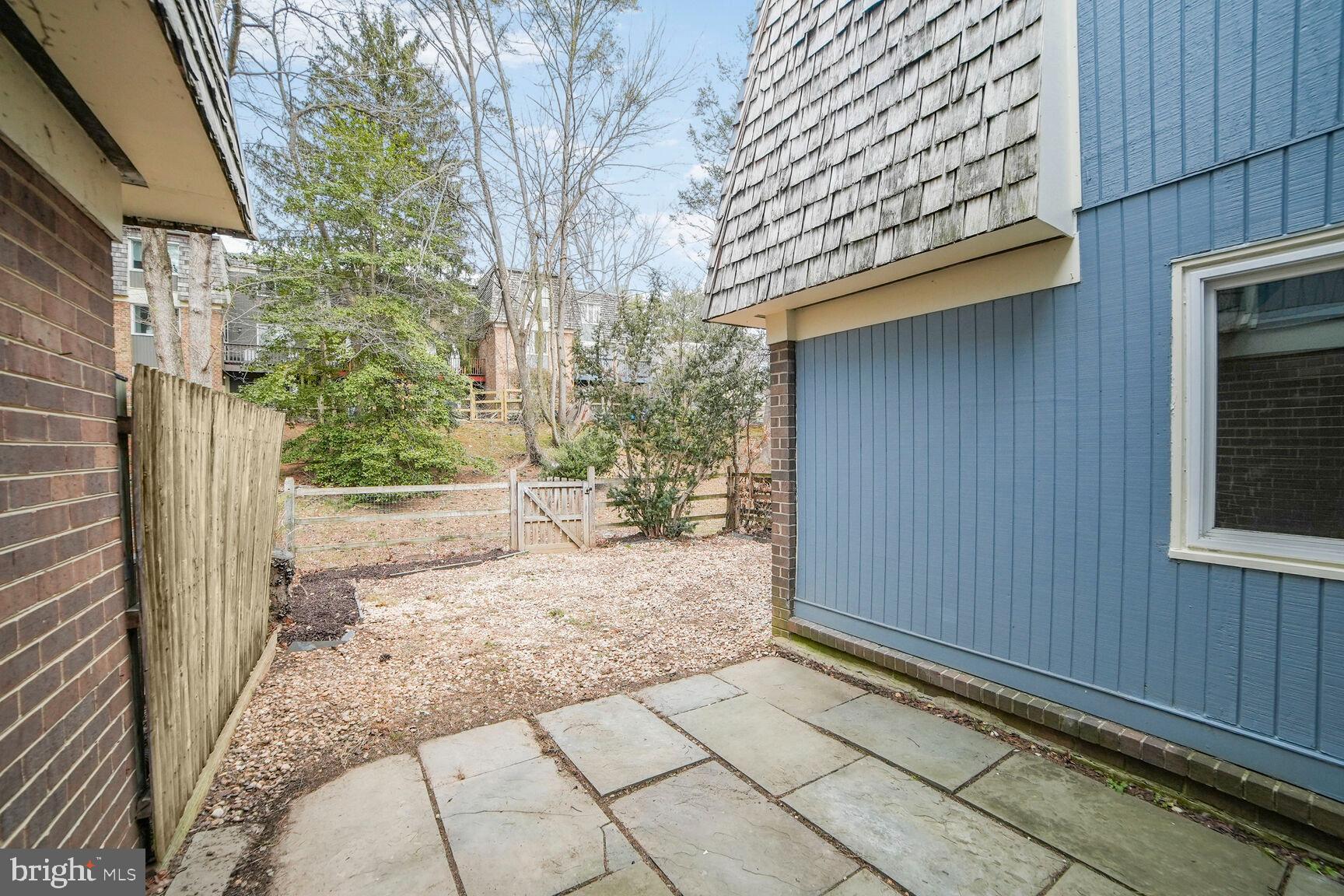 10511 CAMBRIDGE COURT