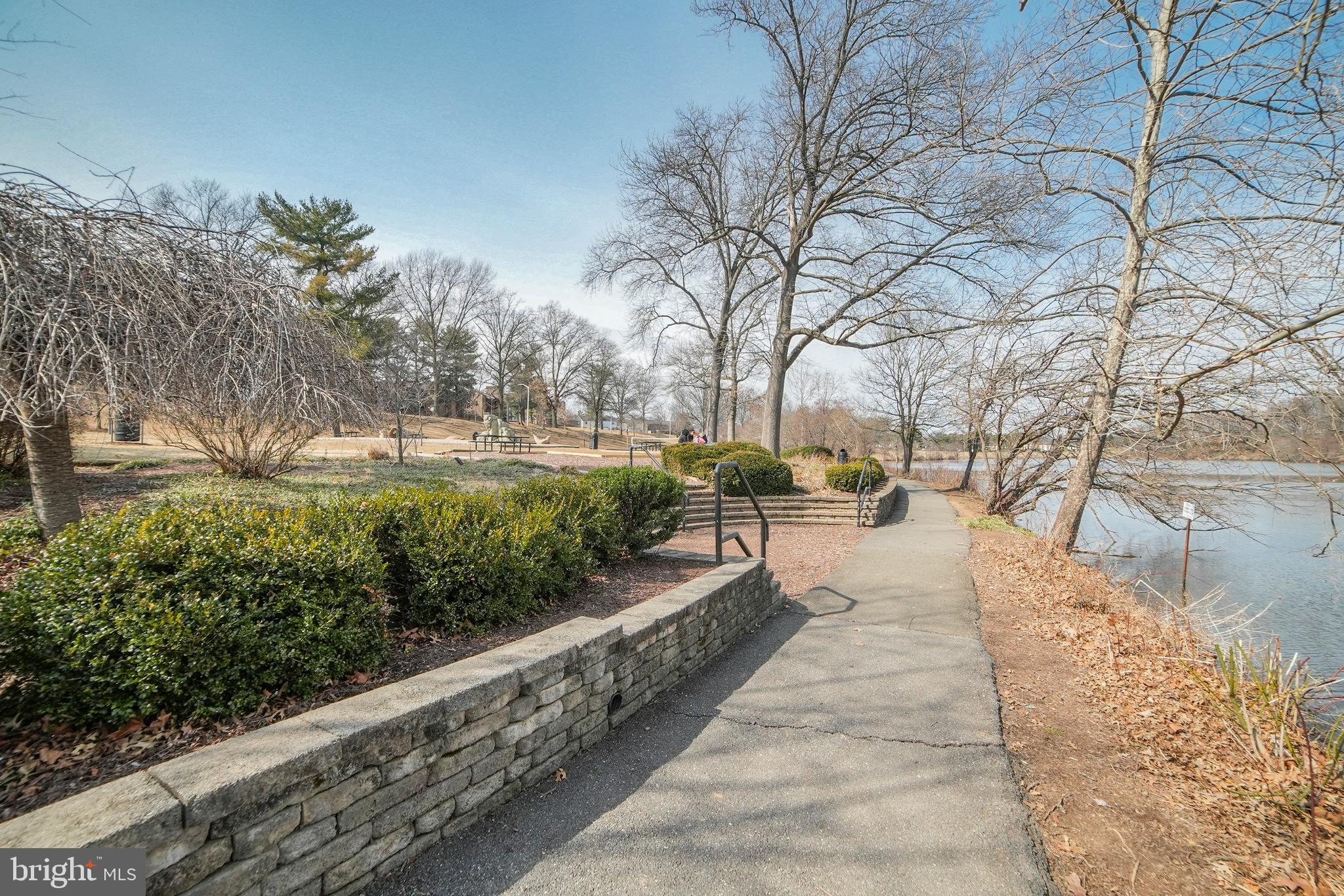 10511 CAMBRIDGE COURT