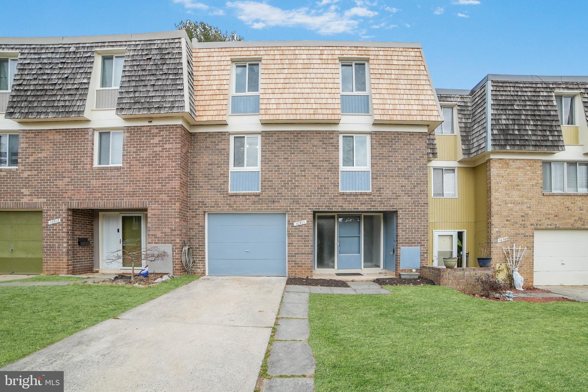 10511 CAMBRIDGE COURT