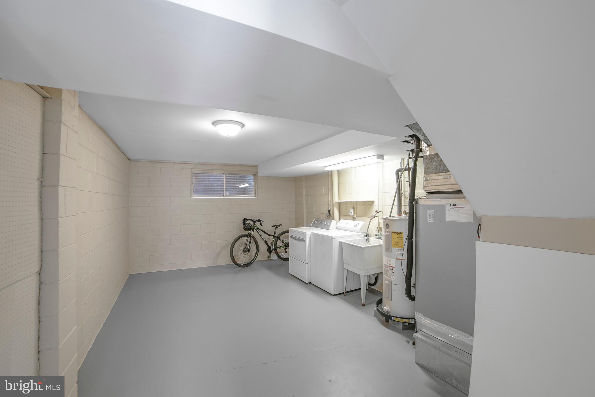 10511 CAMBRIDGE COURT