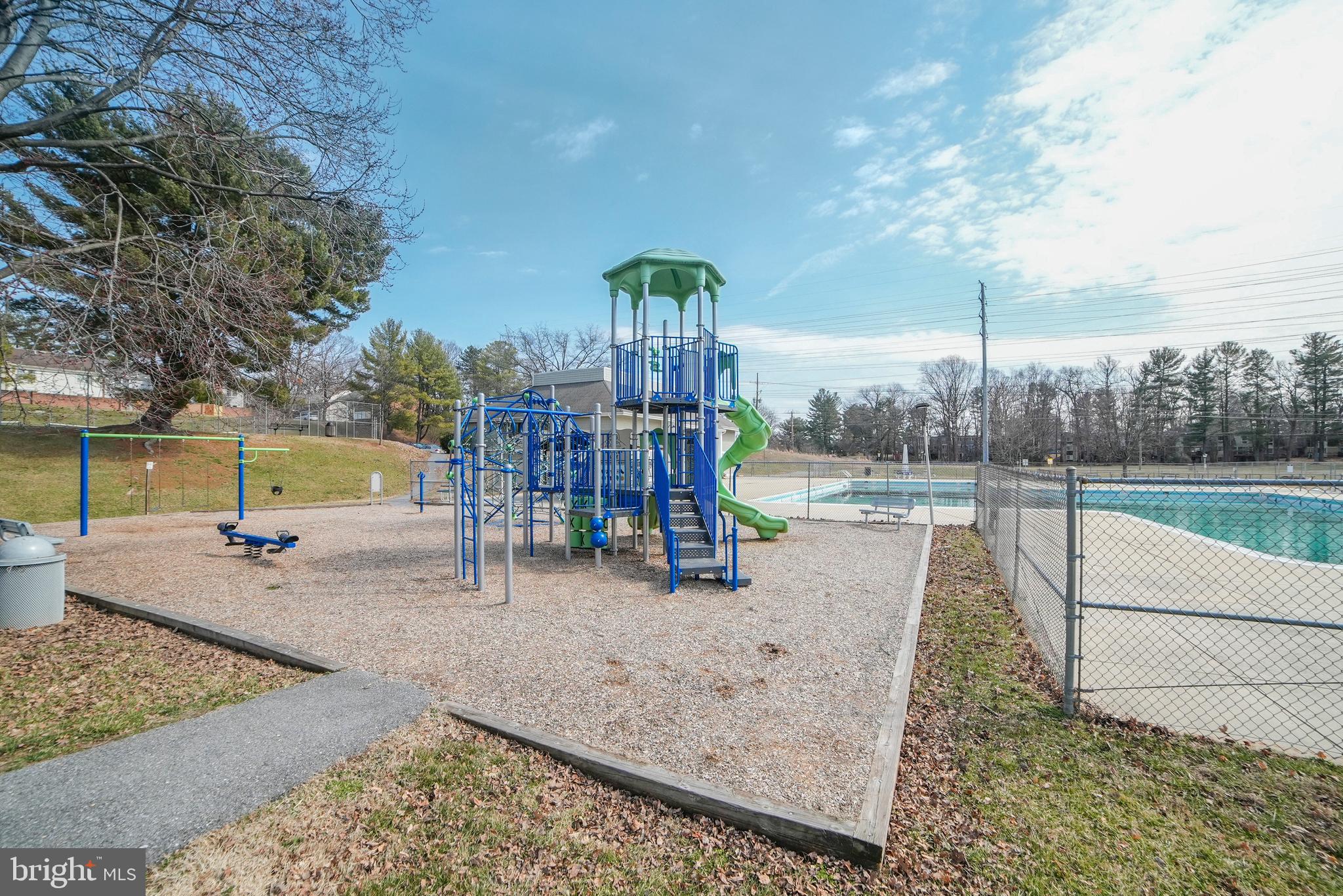 10511 CAMBRIDGE COURT