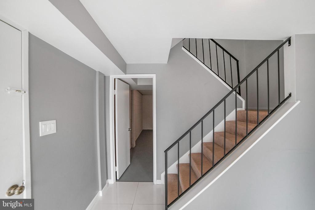 10511 CAMBRIDGE COURT