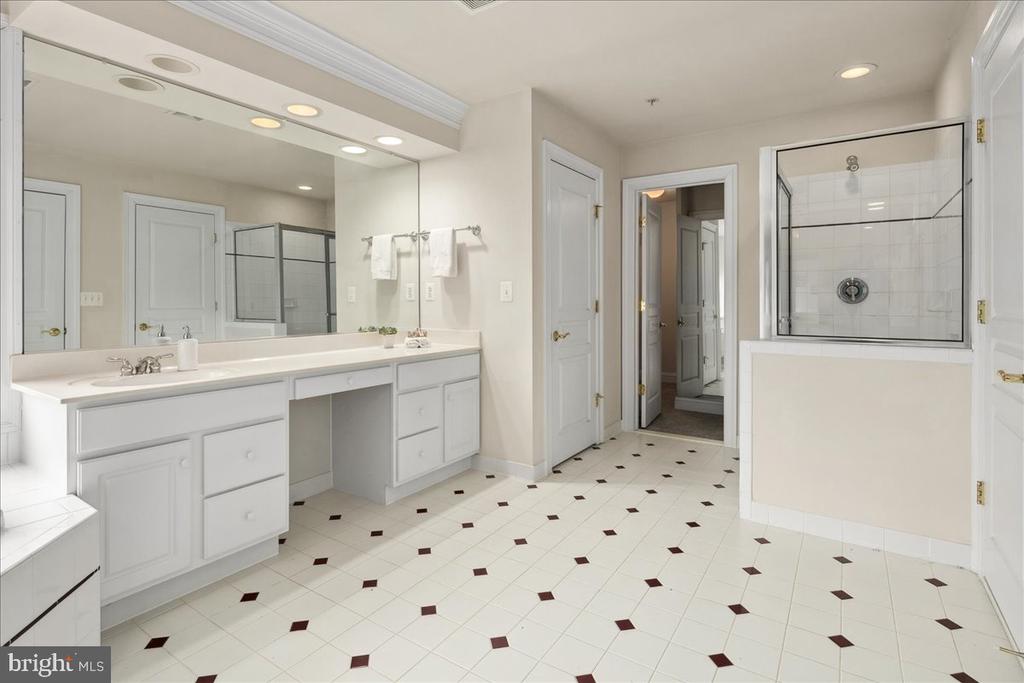 102 DEEP TRAIL LANE