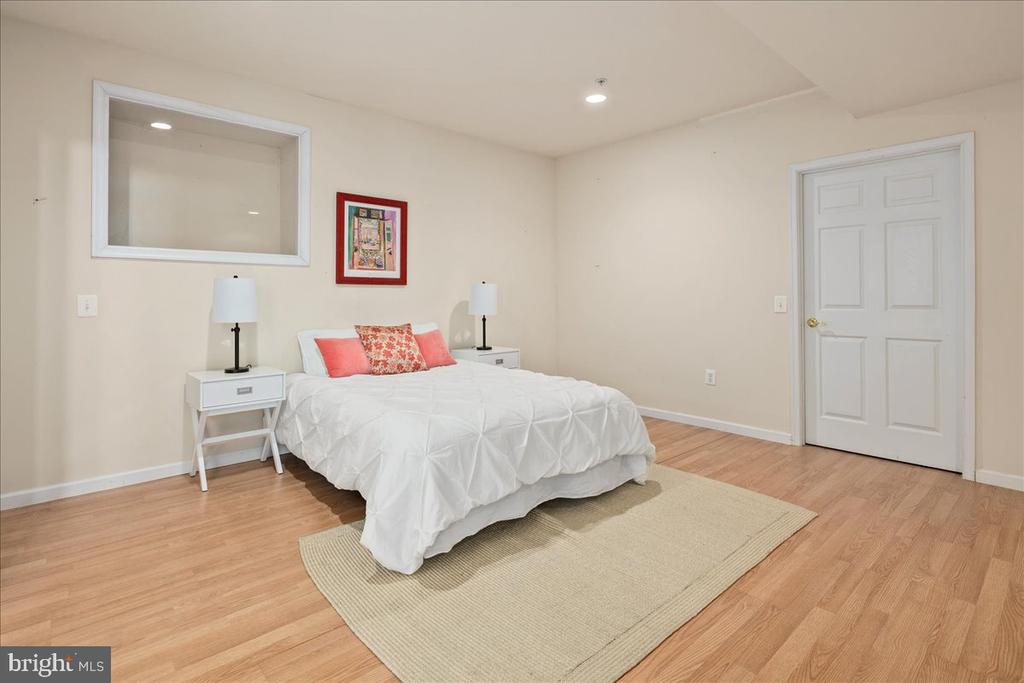 102 DEEP TRAIL LANE