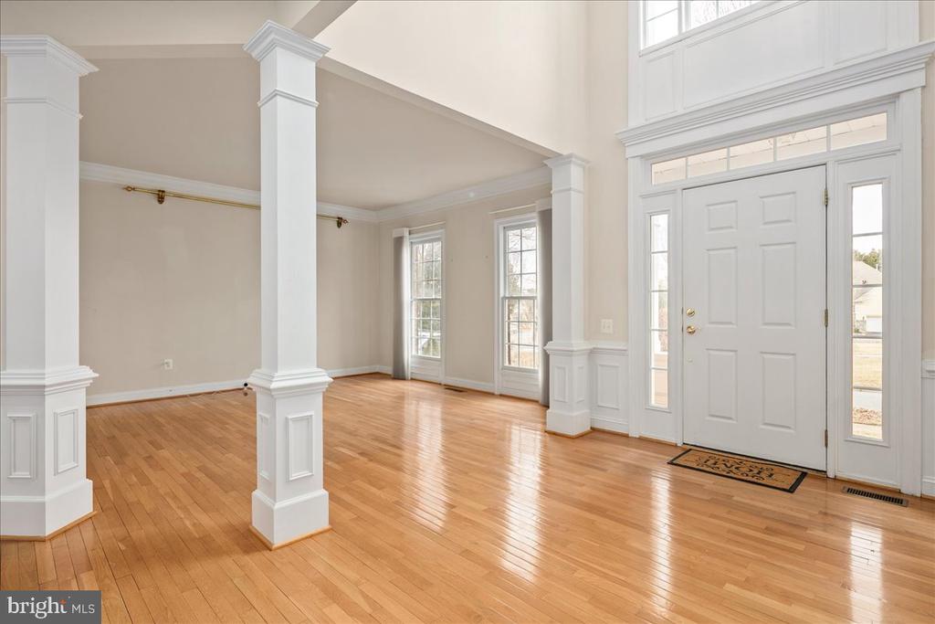 102 DEEP TRAIL LANE
