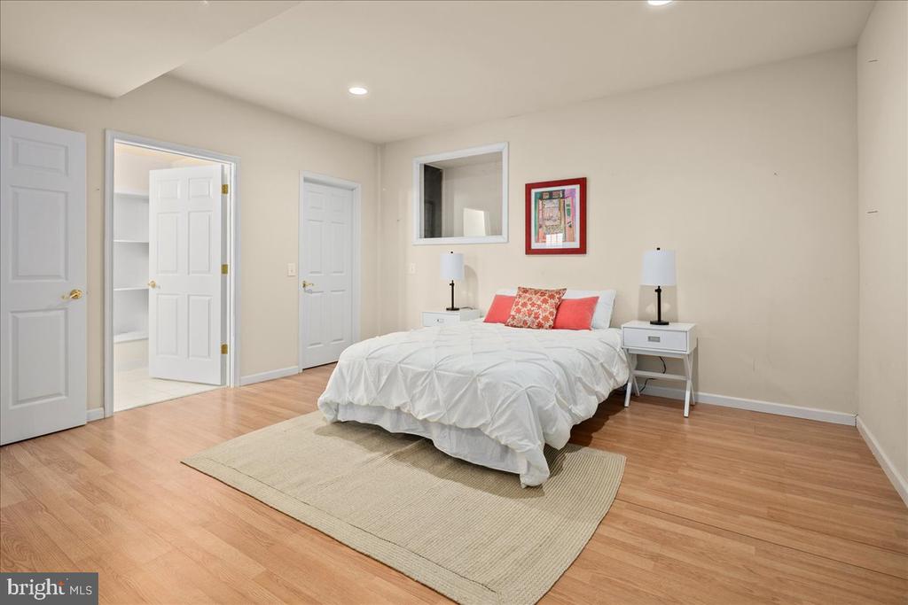 102 DEEP TRAIL LANE