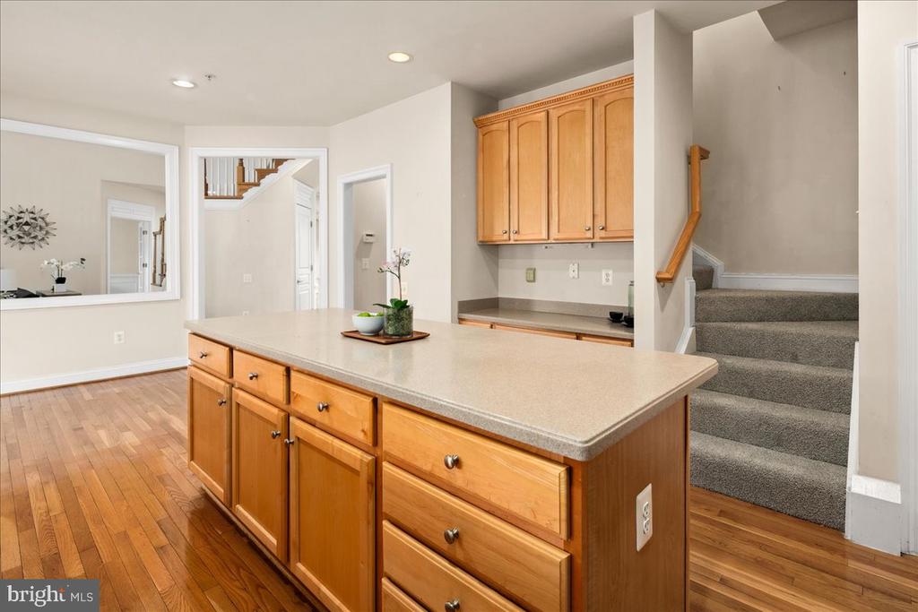 102 DEEP TRAIL LANE