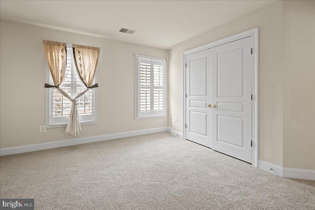 102 DEEP TRAIL LANE