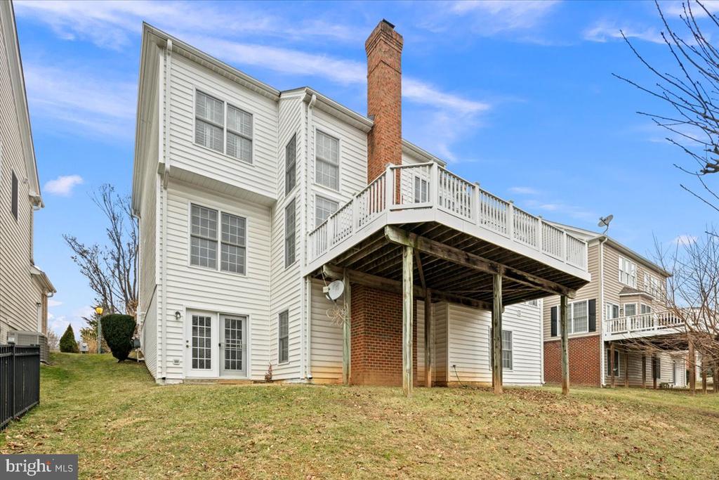102 DEEP TRAIL LANE