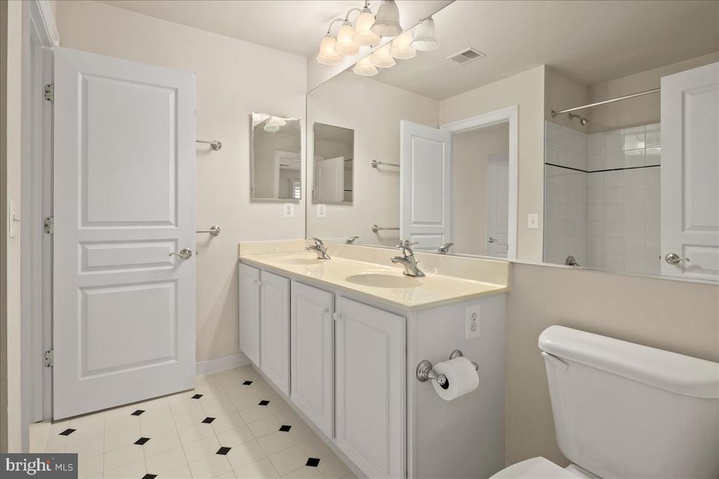 102 DEEP TRAIL LANE