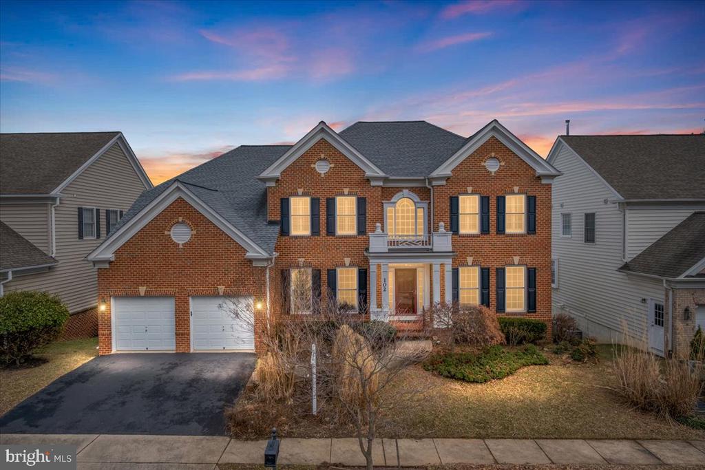 102 DEEP TRAIL LANE