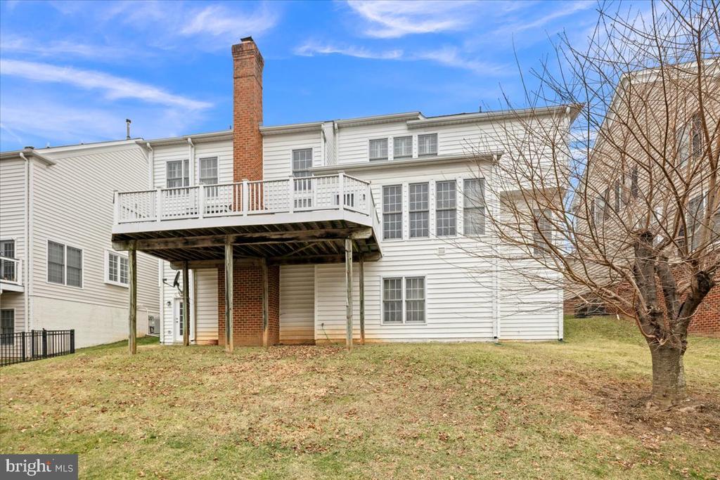 102 DEEP TRAIL LANE