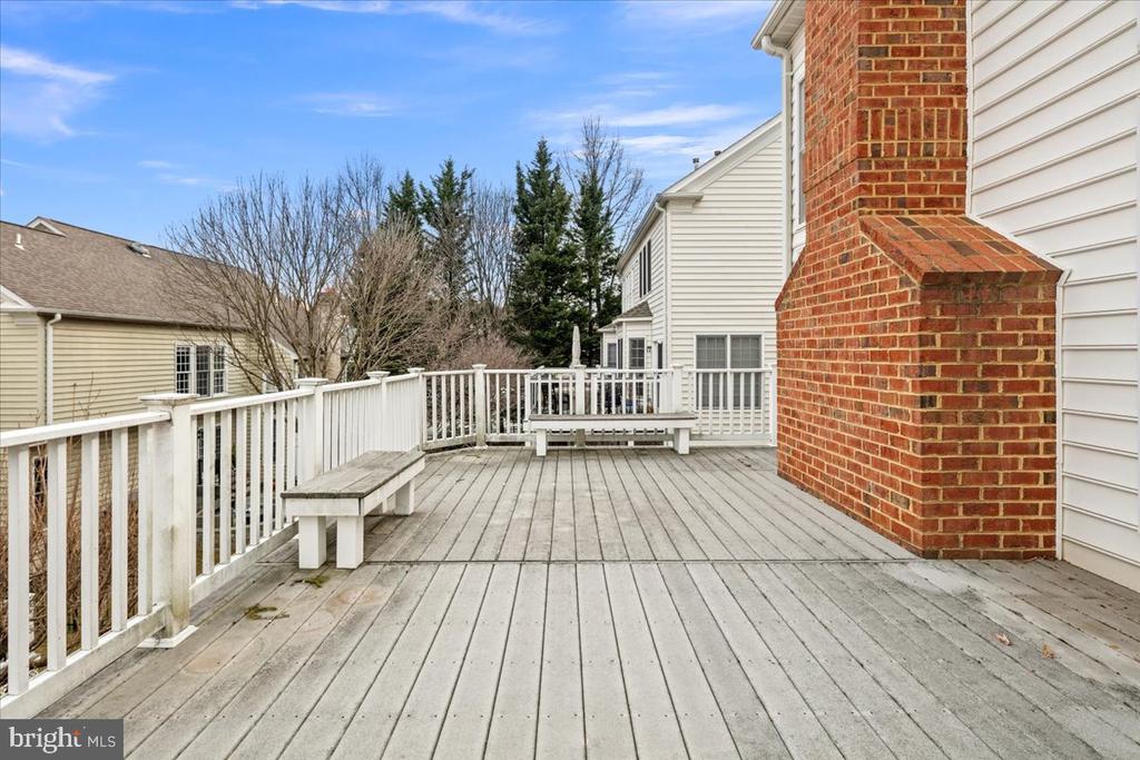 102 DEEP TRAIL LANE