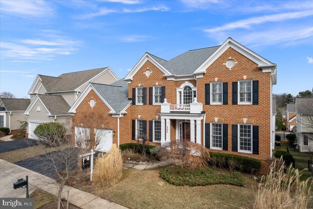 102 DEEP TRAIL LANE