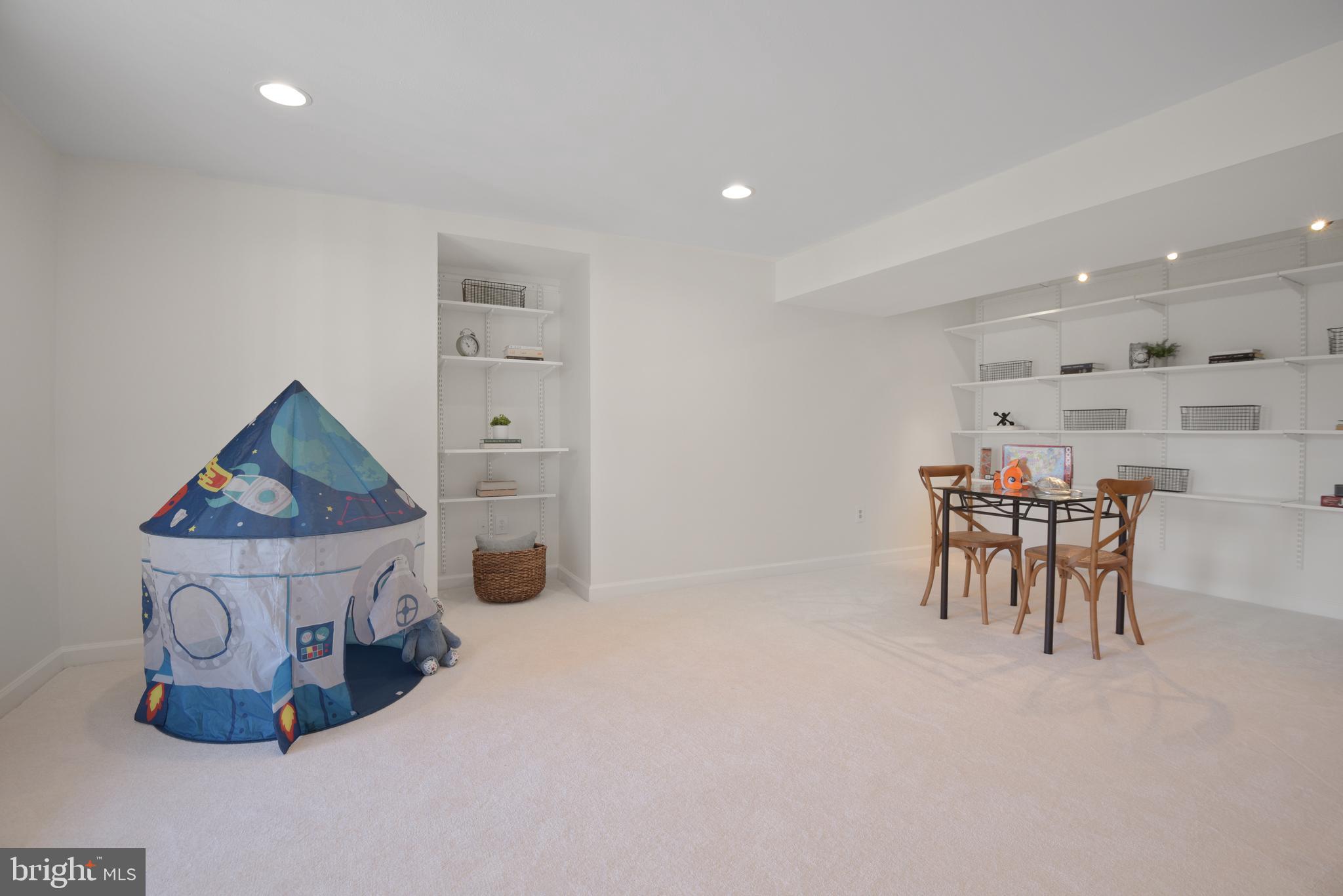 605 KENT OAKS WAY